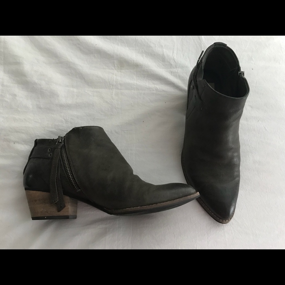 Dolce Vita booties